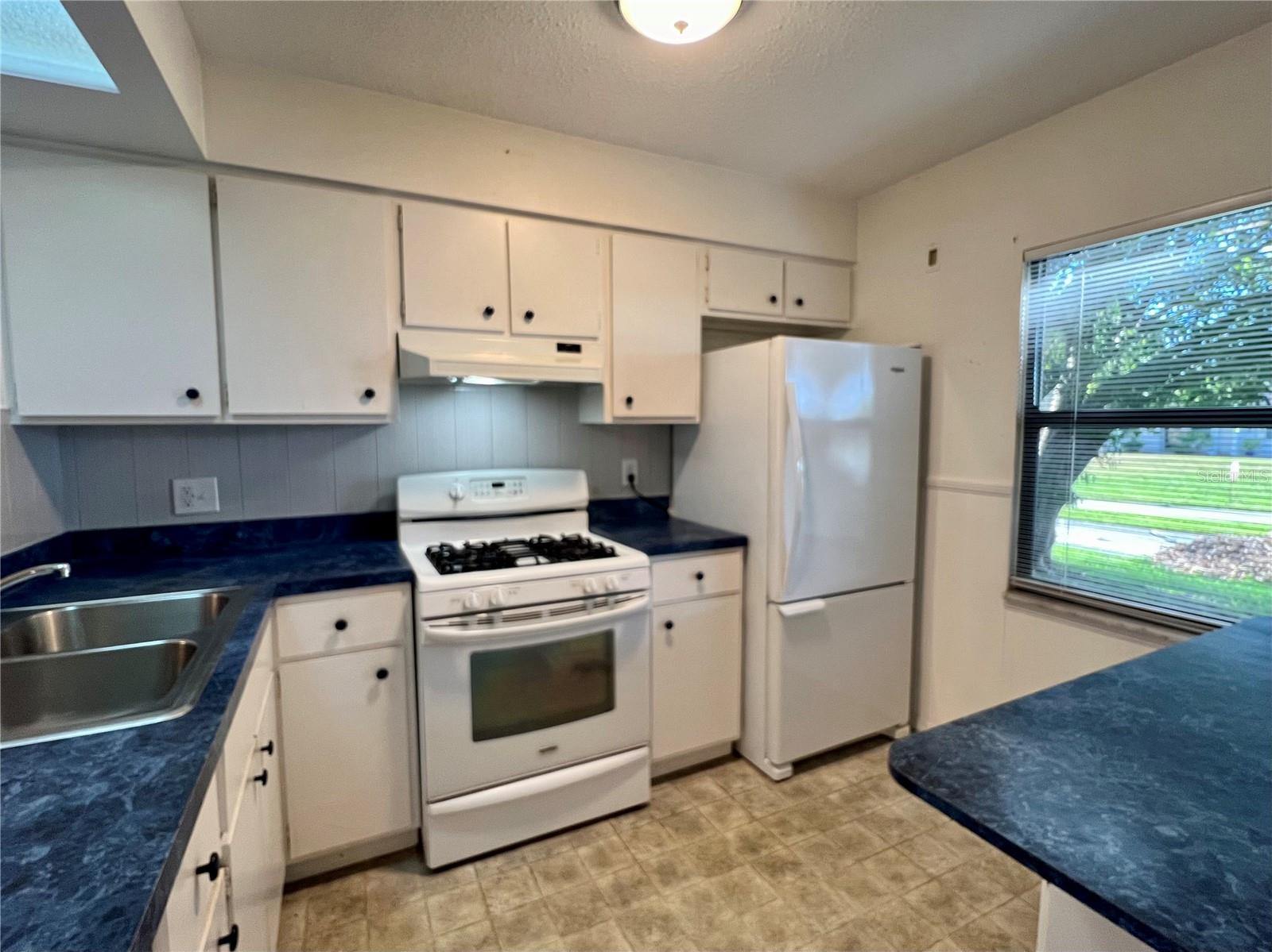 1504 MISSION HILLS BOULEVARD 19C