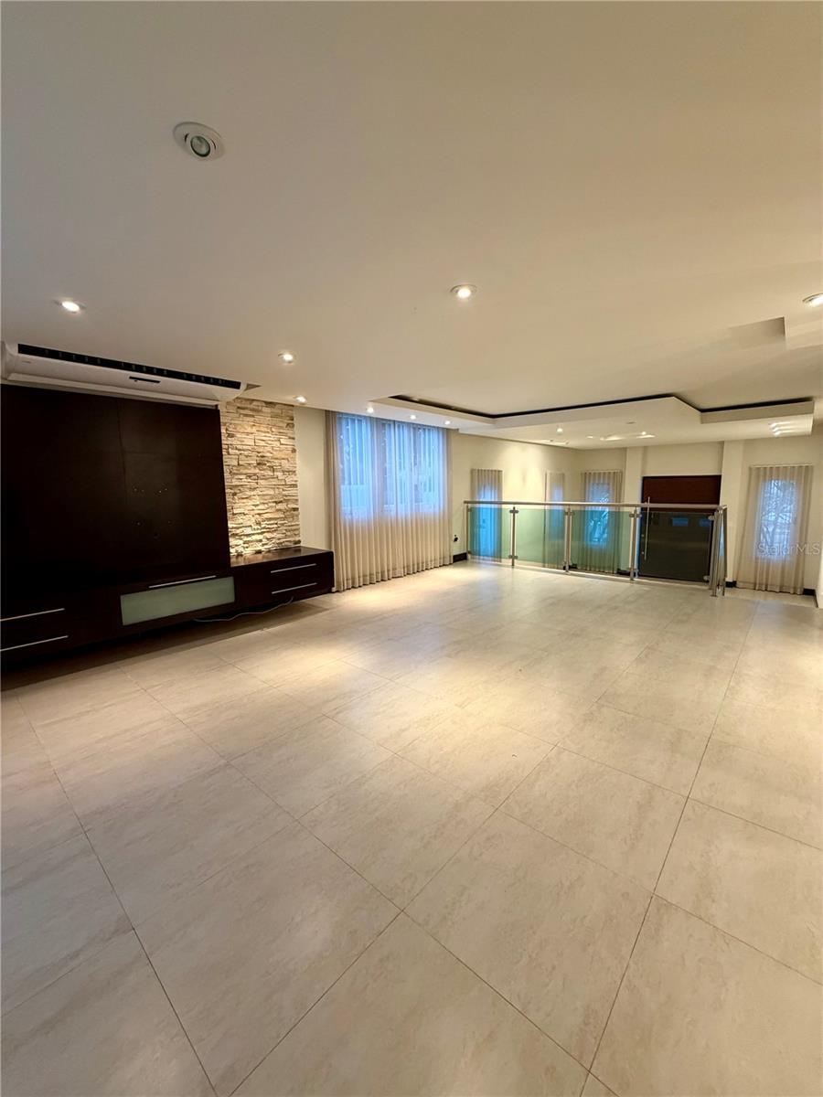 366 LOS ARBOLES DE MONTEHIDRA