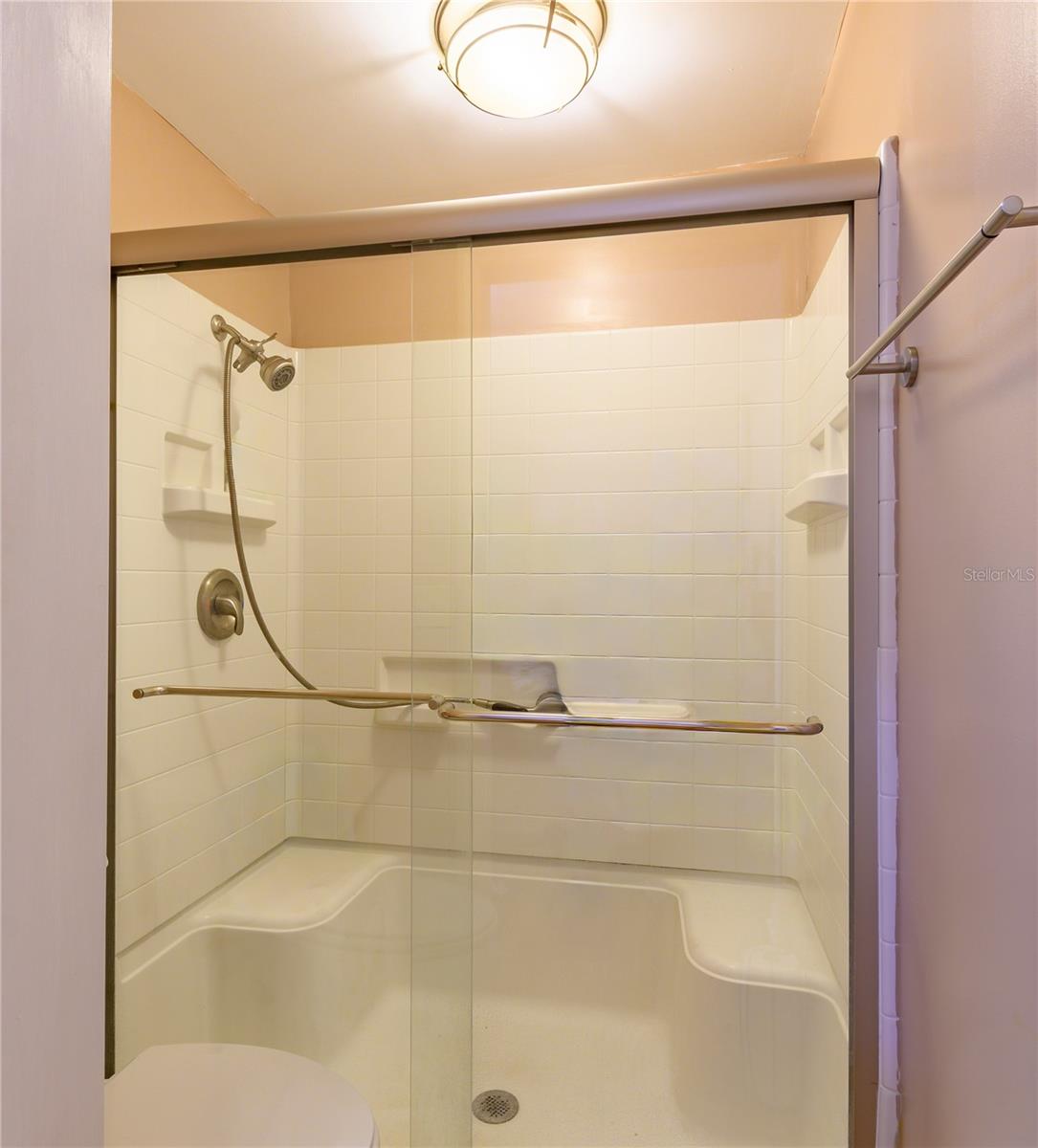 PINECREST MHP CO-OP - Residential