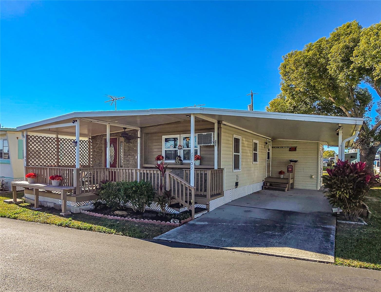 PINECREST MHP CO-OP - Residential