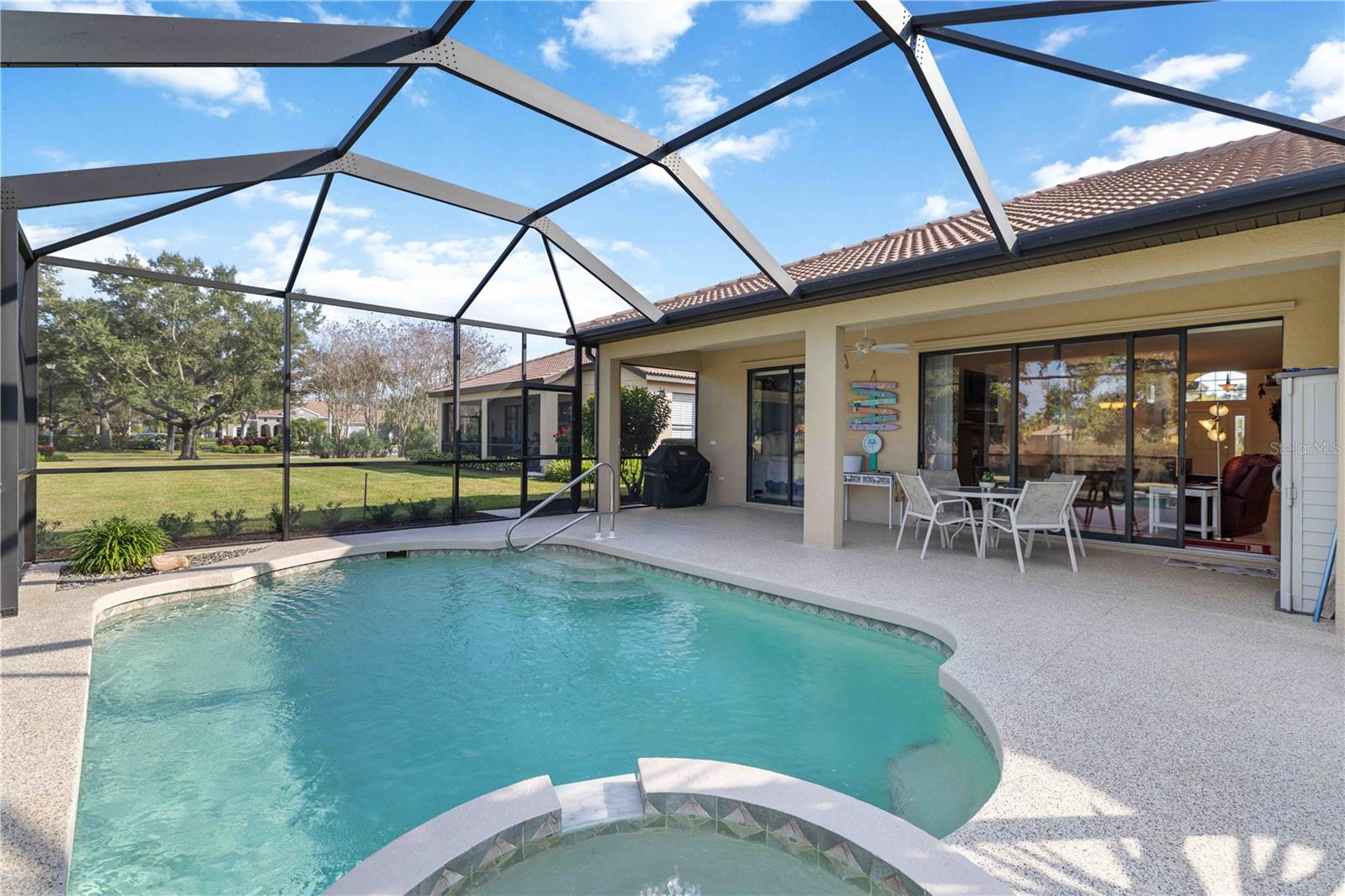 LAKERIDGE FALLS - Residential