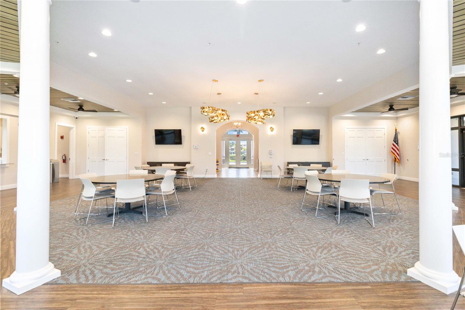 LAKERIDGE FALLS - Residential