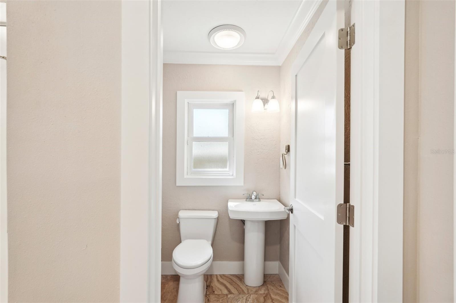 LIDO BEACH DIV B - Residential Lease