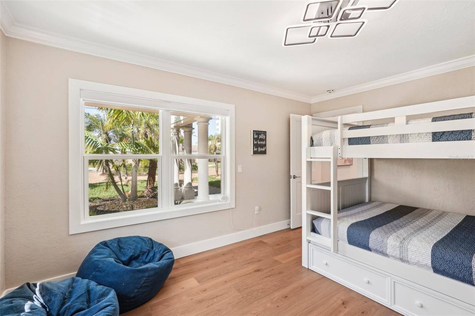 LIDO BEACH DIV B - Residential Lease