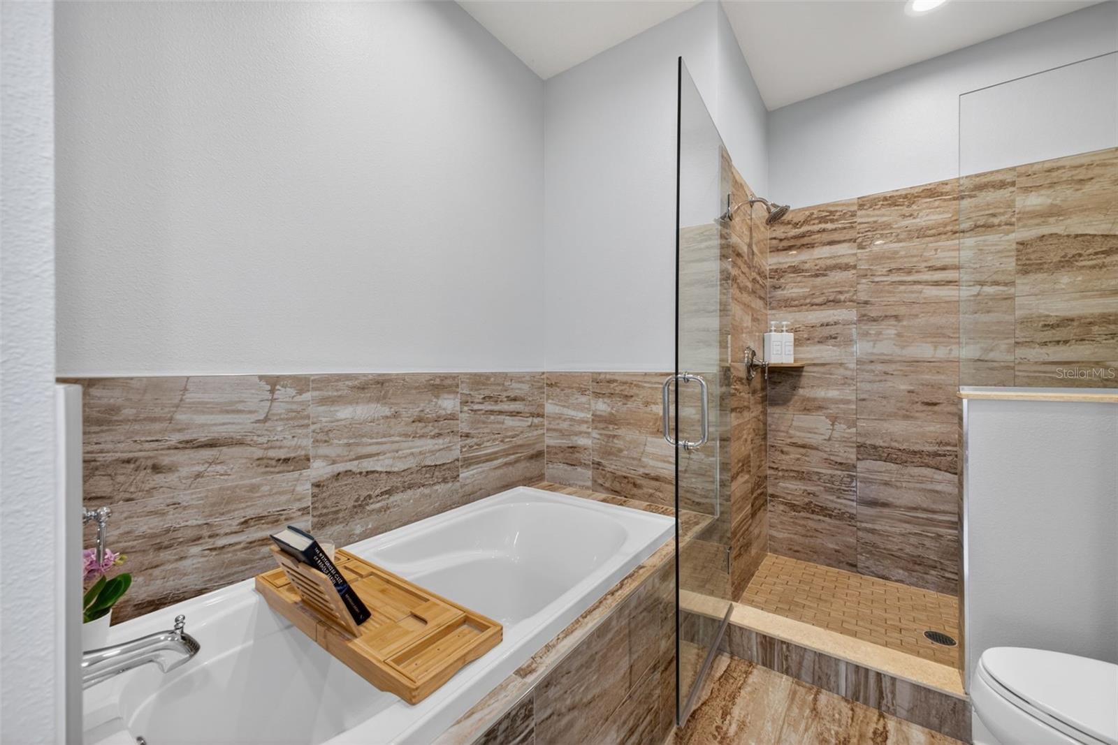 HIGHLAND RIDGE TWNHMS - Residential