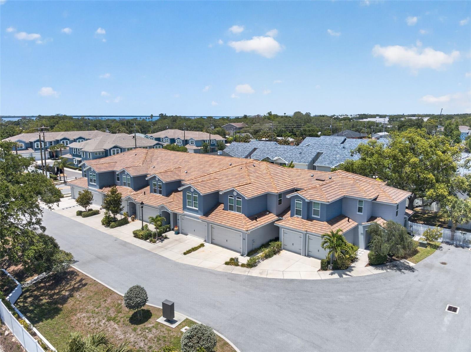 HIGHLAND RIDGE TWNHMS - Residential