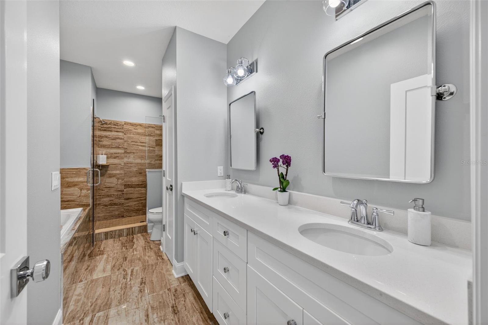 HIGHLAND RIDGE TWNHMS - Residential