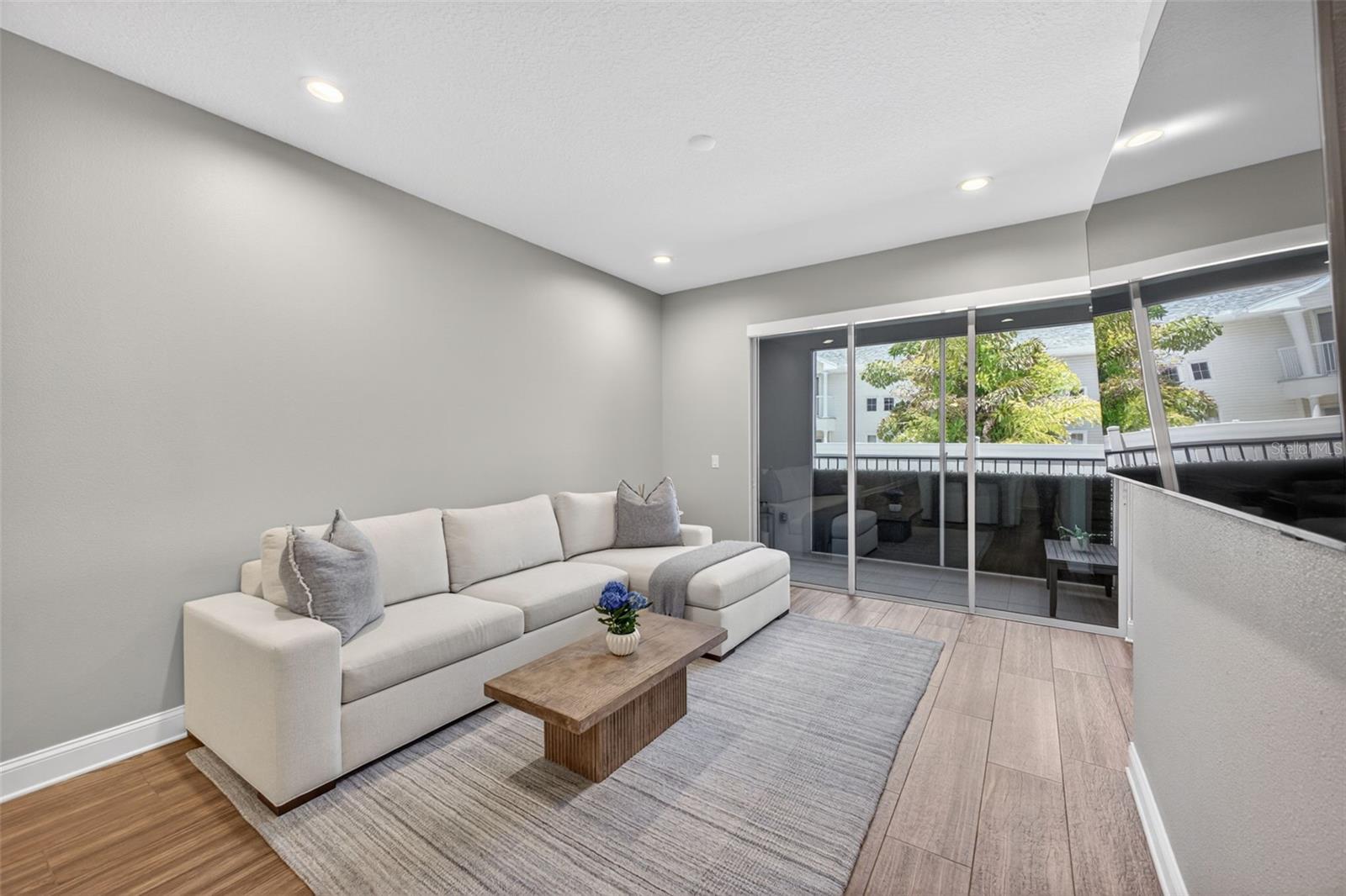 HIGHLAND RIDGE TWNHMS - Residential