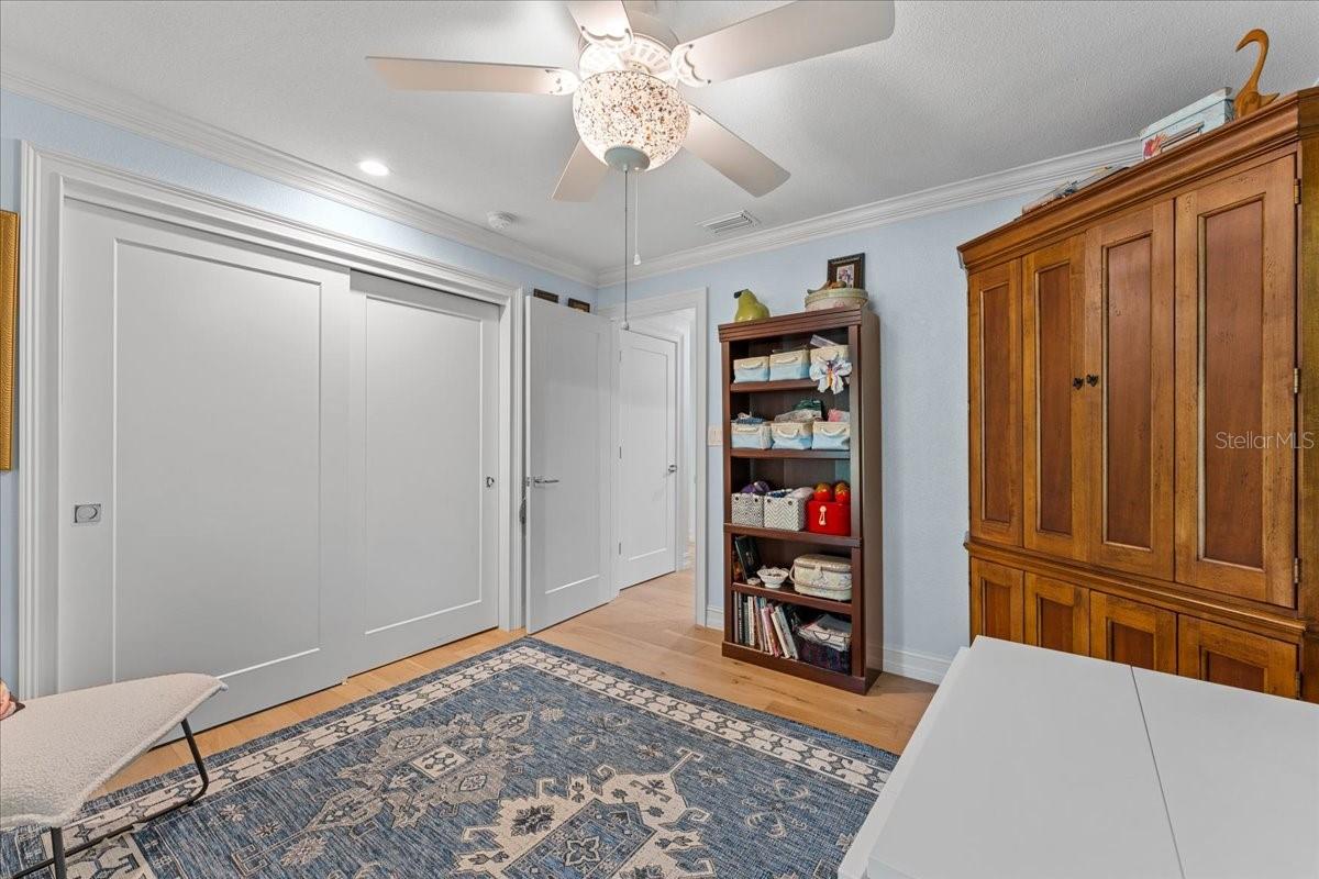 CANTERBURY CHASE - Residential