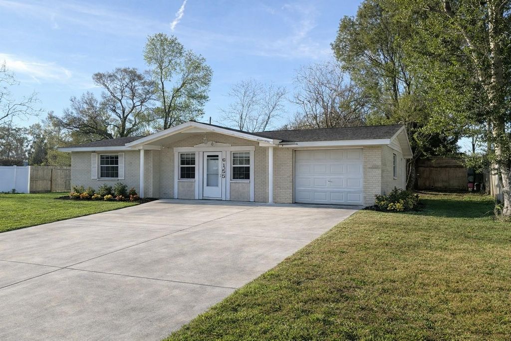 Photo of 6155 Sumter Drive, Brooksville, FL 34602 (MLS # W7883460)