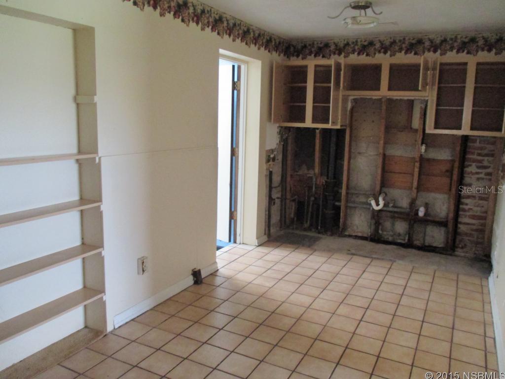 Pato Manor - Residential