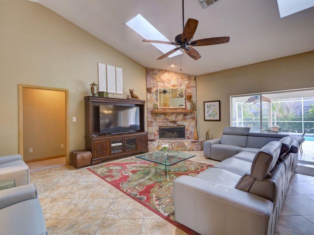 WILLOW RUN - Residential