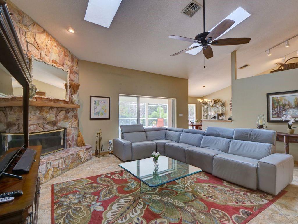 WILLOW RUN - Residential