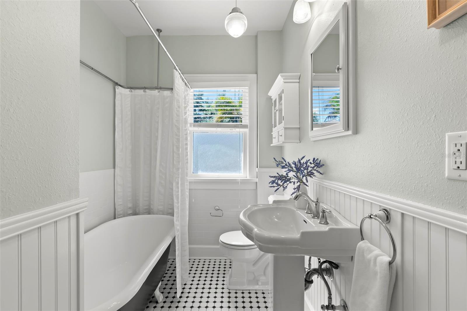 HALLS CENTRAL AVE 1 - Residential