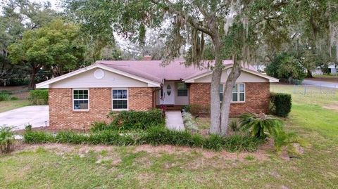 A home in LAKELAND