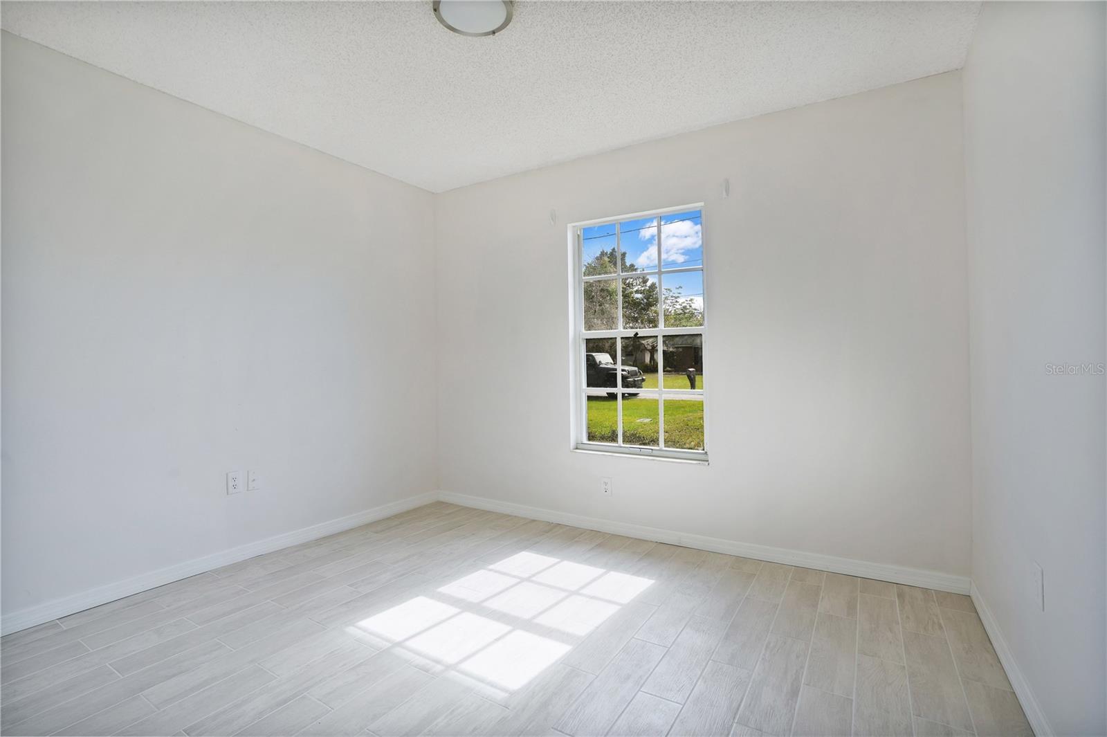 DELTONA LAKES UNIT 66 - Residential Lease