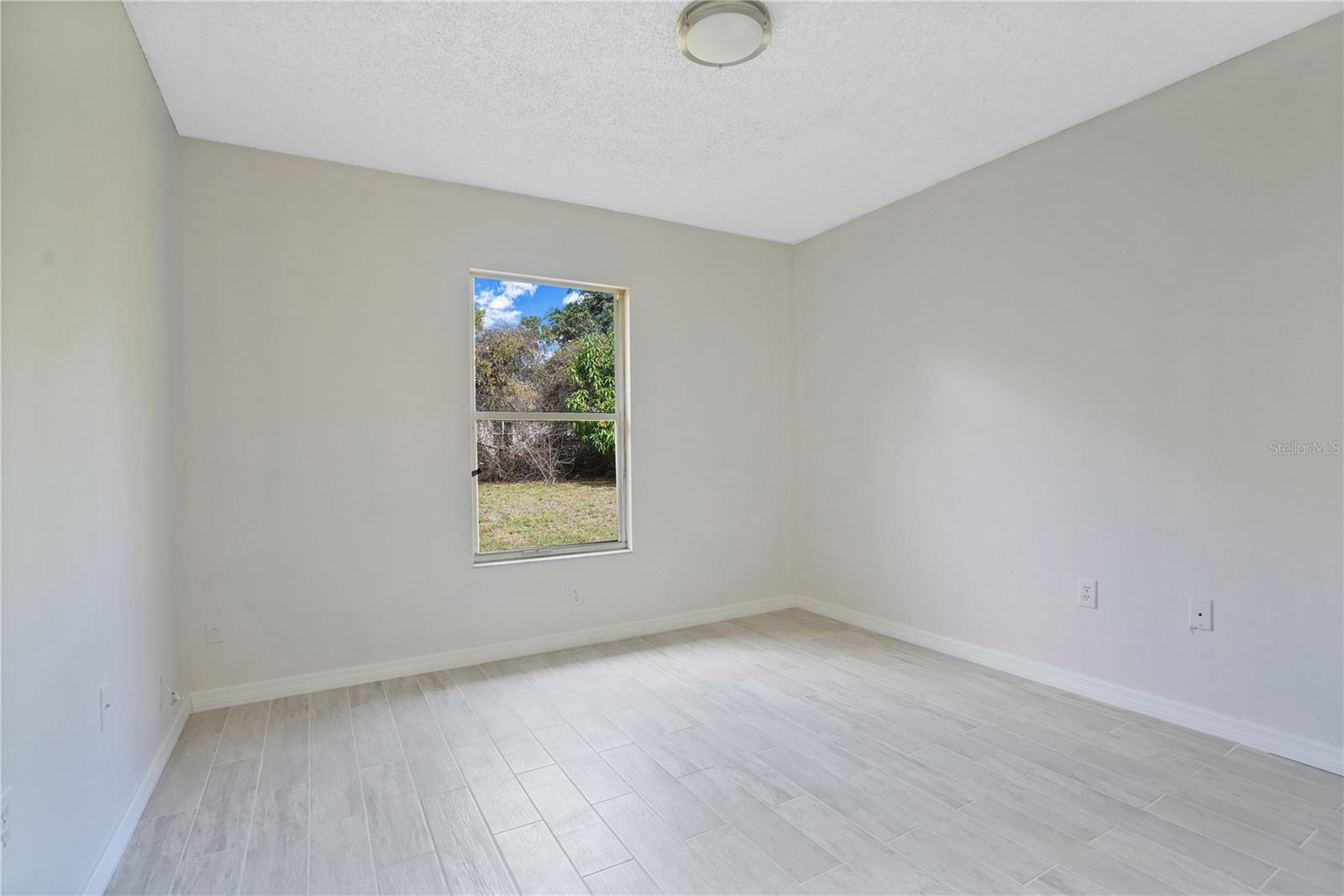 DELTONA LAKES UNIT 66 - Residential Lease