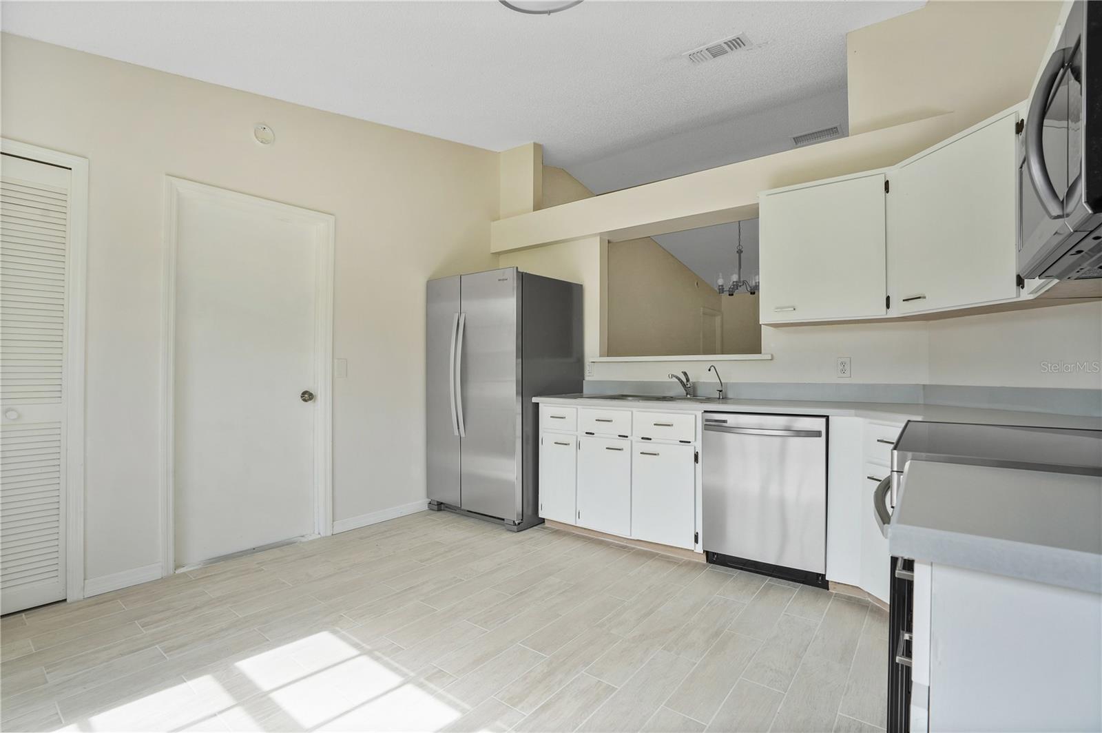 DELTONA LAKES UNIT 66 - Residential Lease