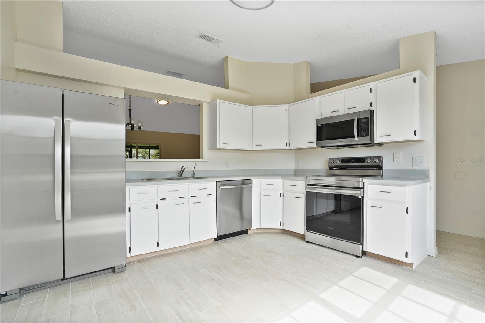 DELTONA LAKES UNIT 66 - Residential Lease