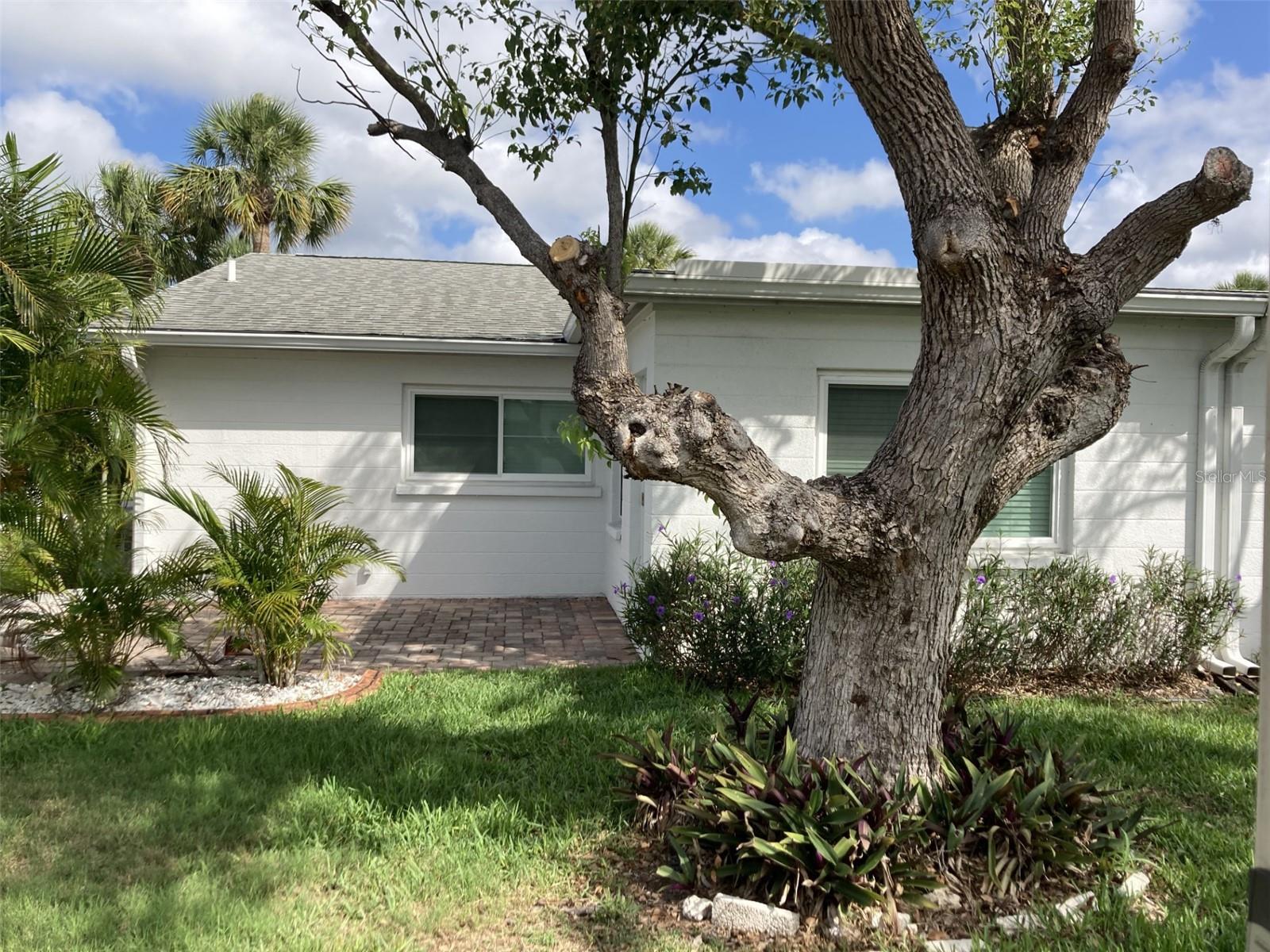 PARKWAY VILLAS - Residential