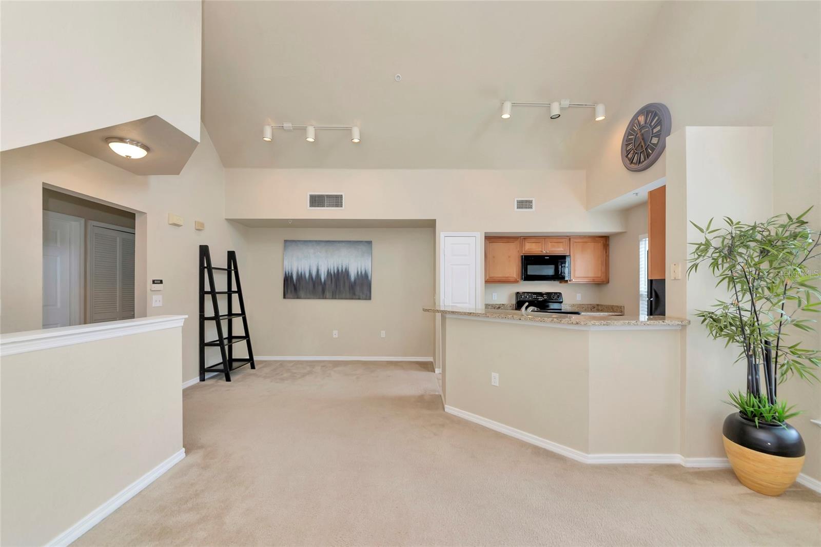 ADMIRALS WALK - Residential