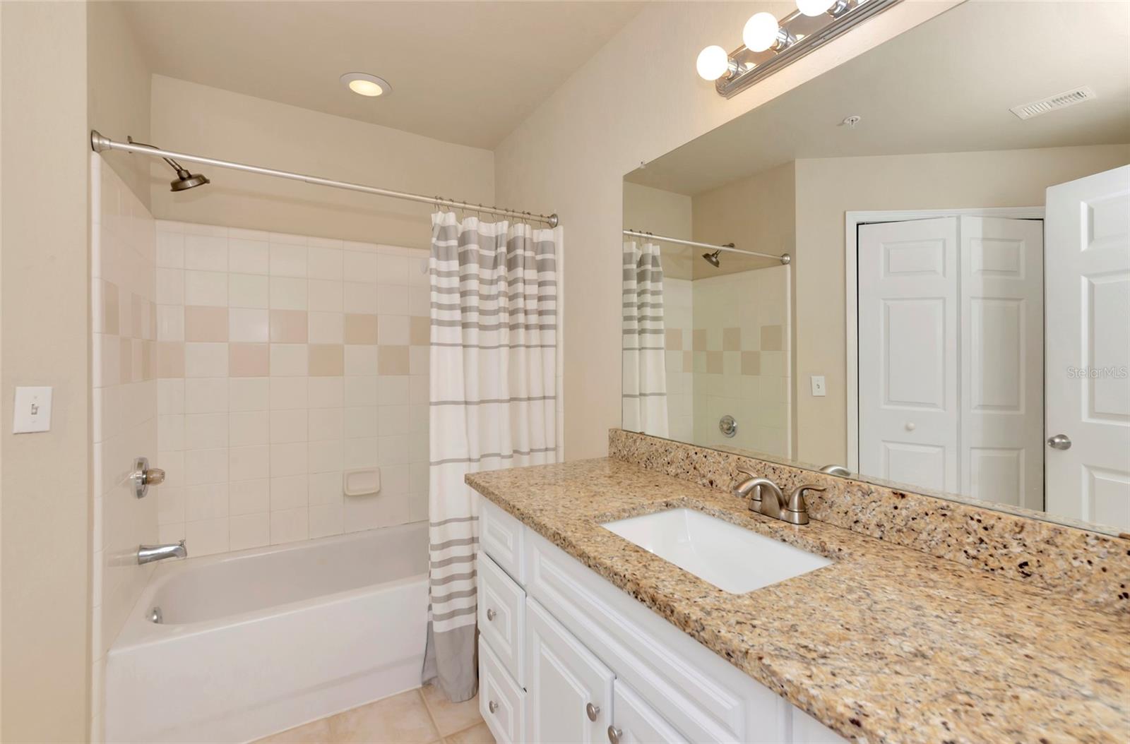 ADMIRALS WALK - Residential