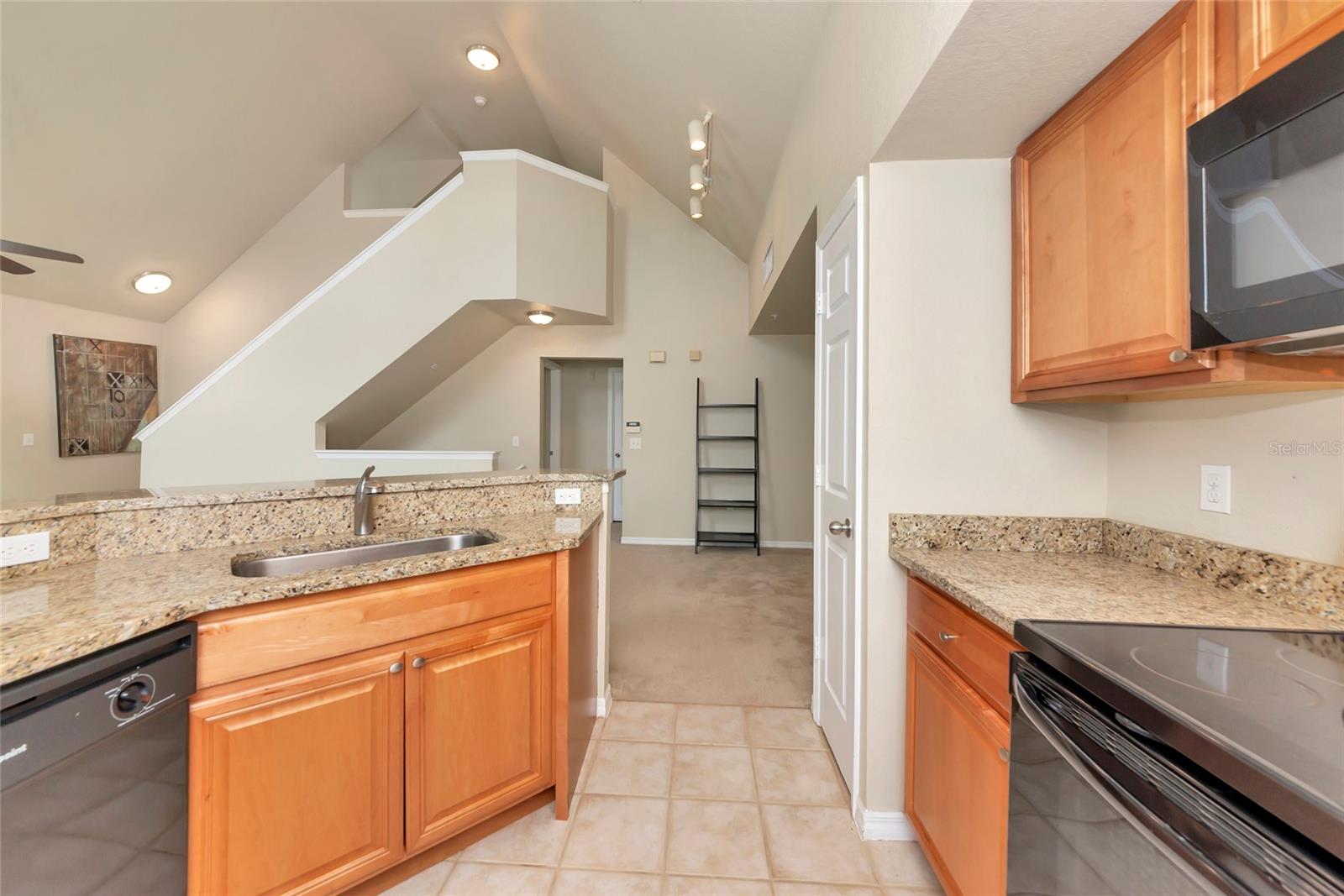 ADMIRALS WALK - Residential