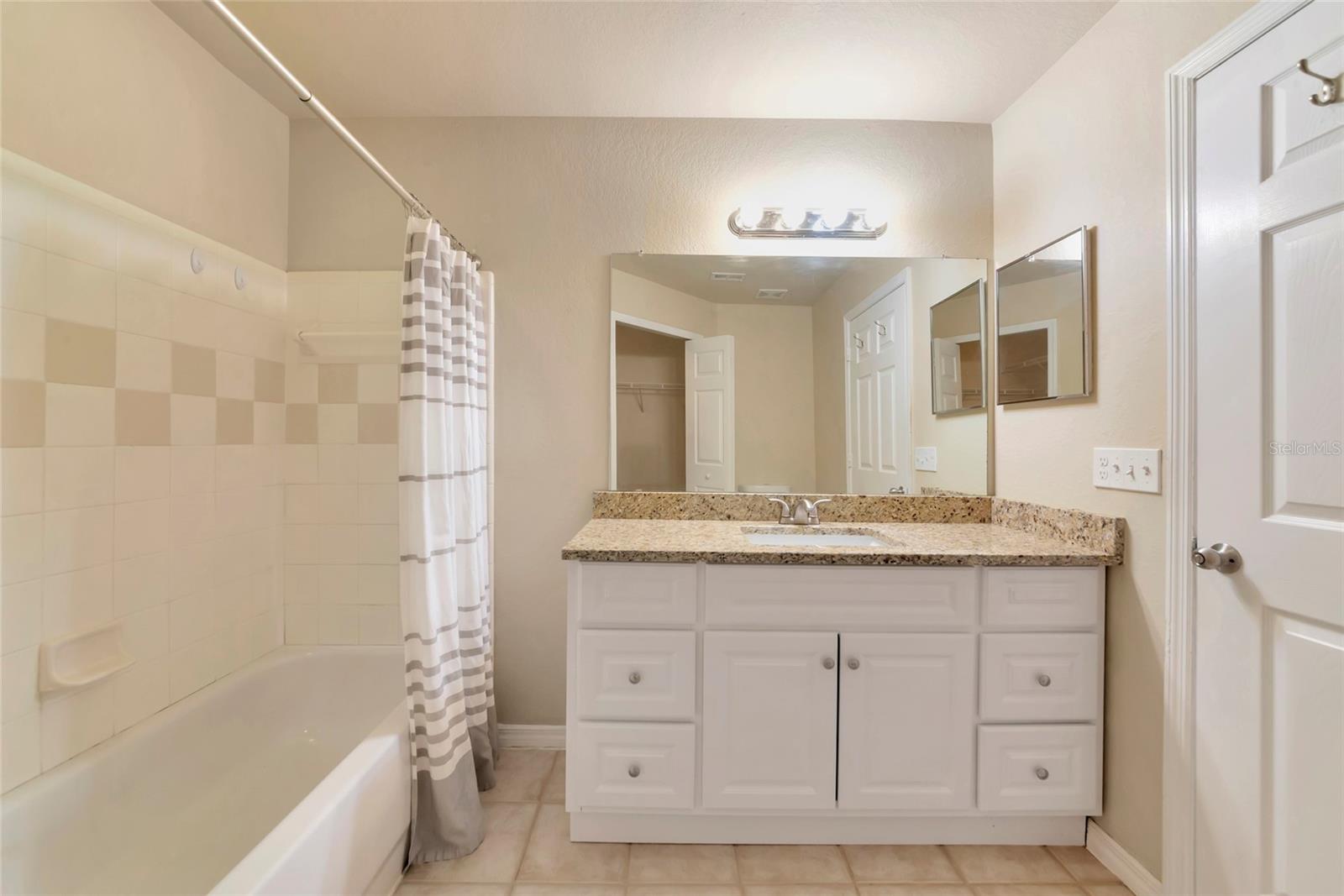 ADMIRALS WALK - Residential