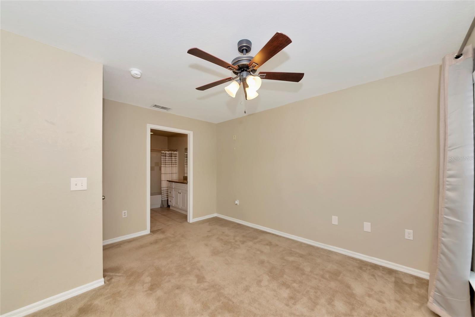 ADMIRALS WALK - Residential