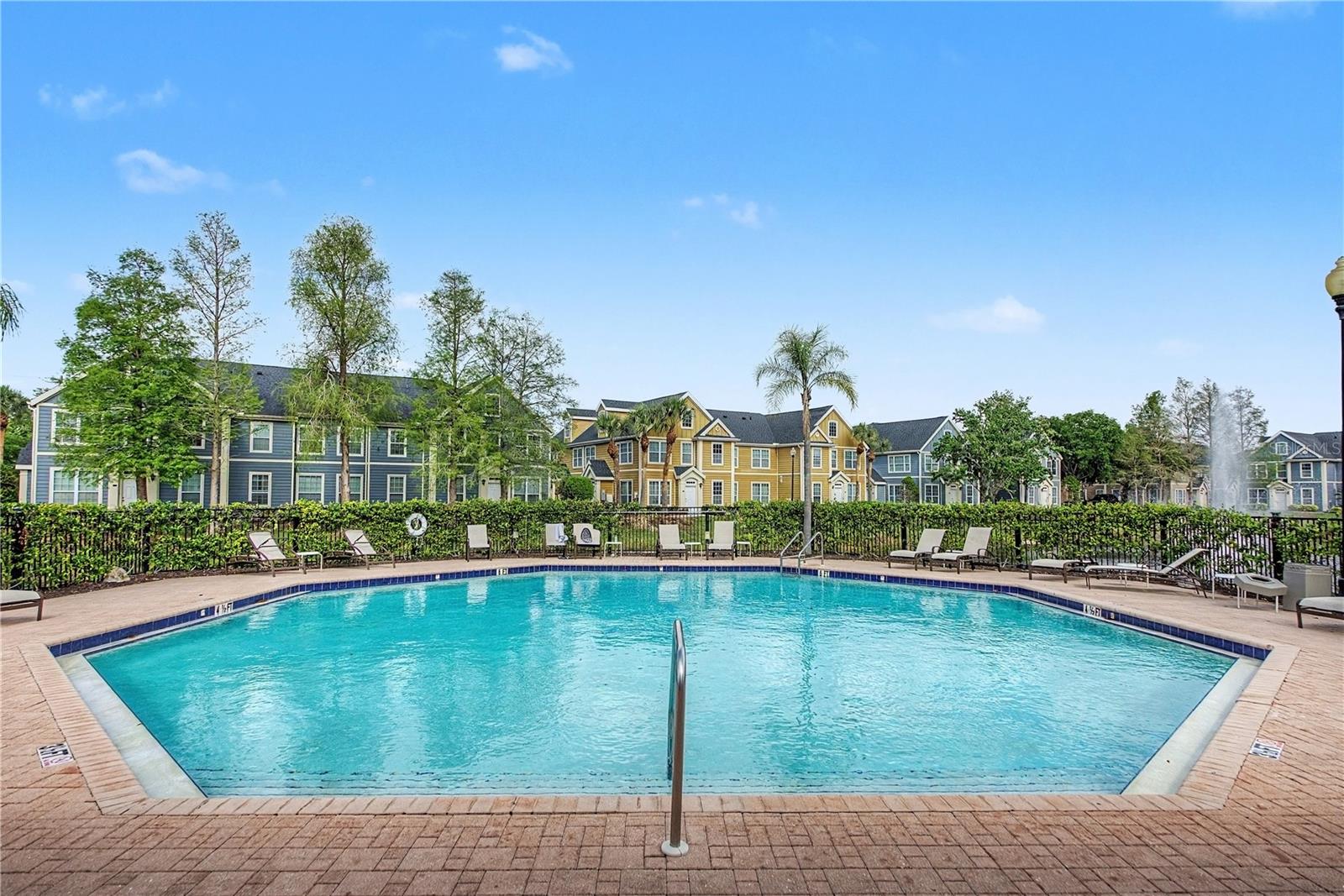 ADMIRALS WALK - Residential