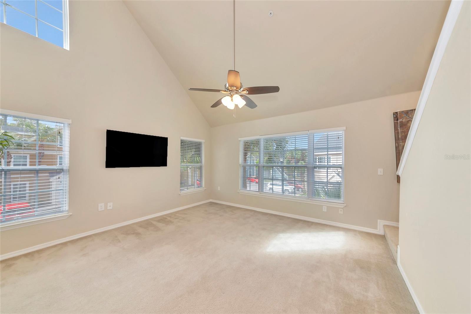 5560 ROSEHILL ROAD 201