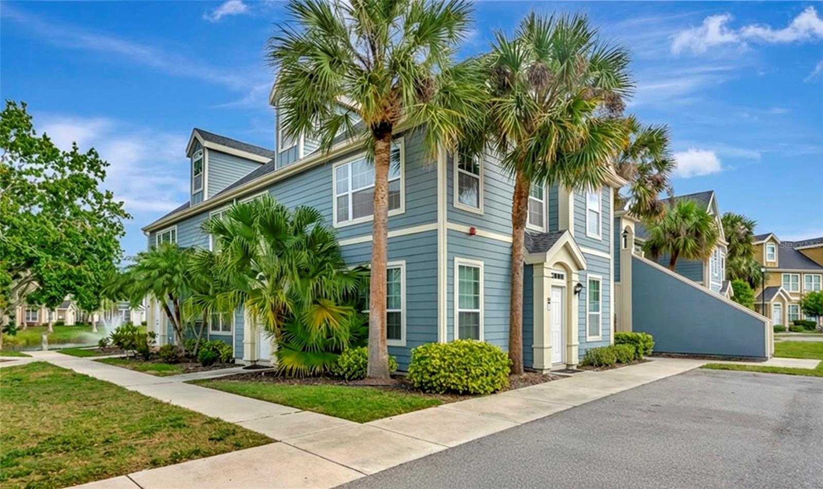 ADMIRALS WALK - Residential