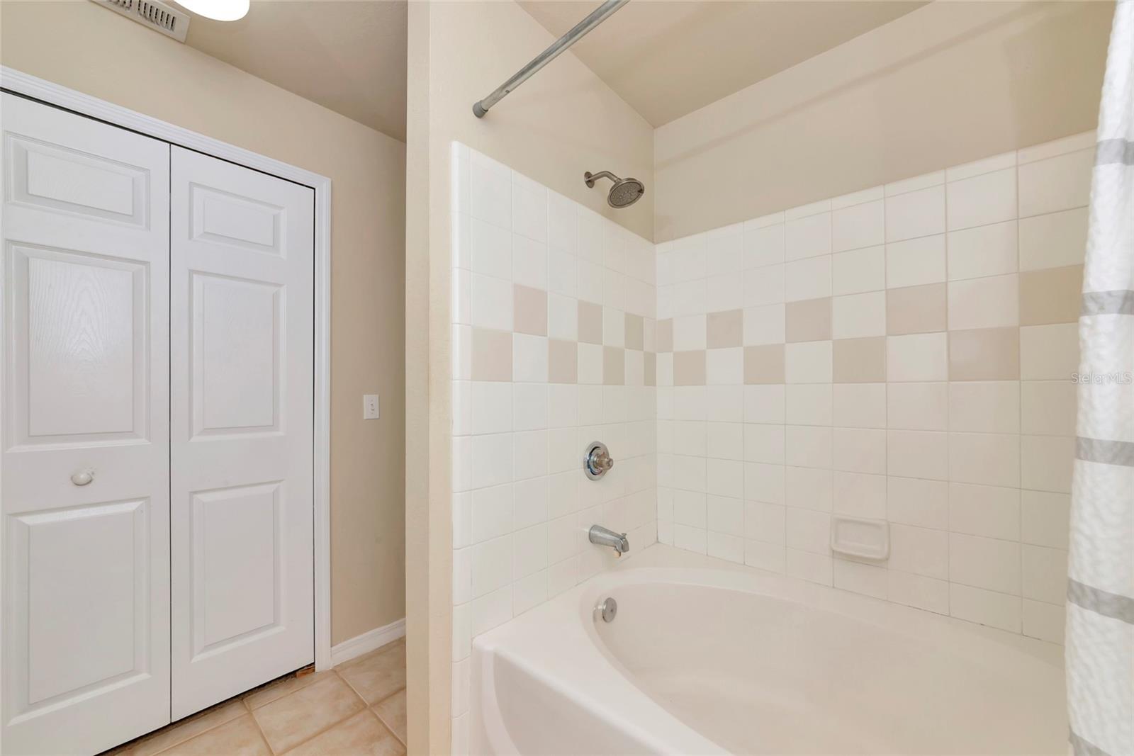 ADMIRALS WALK - Residential