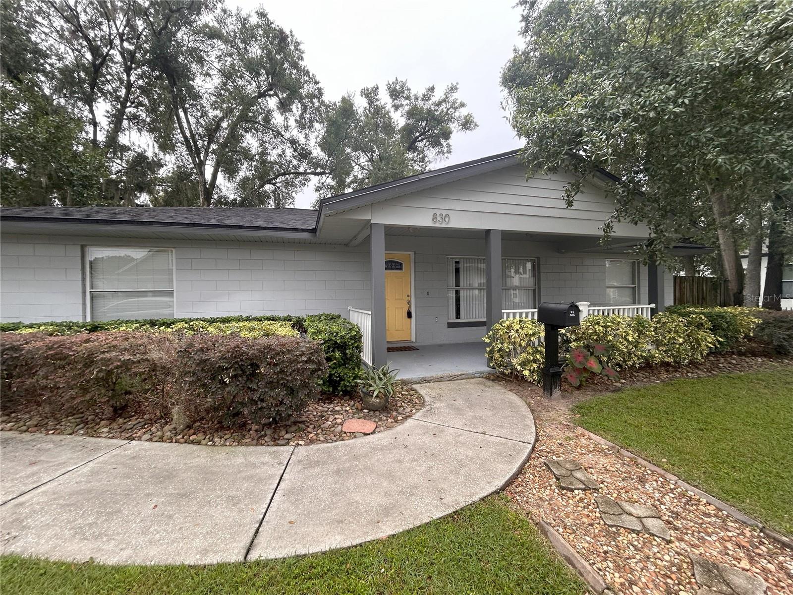 Beautifully renovated home featuring a split floor plan & elegant woodgrain tile flooring throughout. The kitchen is filled with natural light and boasts granite countertops, wood cabinetry and stainless steel appliances. Which seamlessly flows into the spacious living area - perfect for entertaining. Both bathrooms have been tastefully renovated. Next step outside to a large , fully fenced backyard offering generous green space, paved areas ideal for outdoor dining, and a serene setting to relax and enjoy nature. Washer/Dryer included.
Application Fee: $50 each adult (18+)
**Full Credit/Skip/Eviction/Background check is done on all applicants.
**Please have the following documents ready to attach as JPEG or PDF:
- Drivers License
- (3) Pay Stubs
Contact us today to schedule a viewing!
