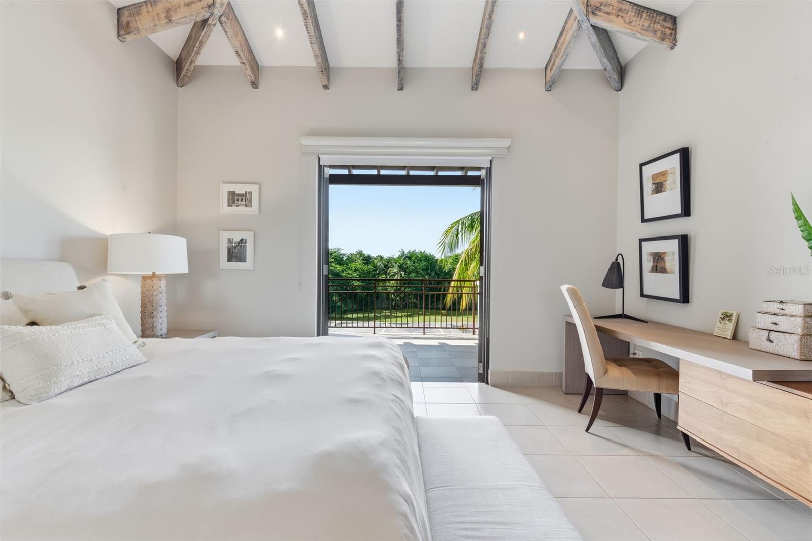 LAS VERANDAS BAHIA BEACH - Residential