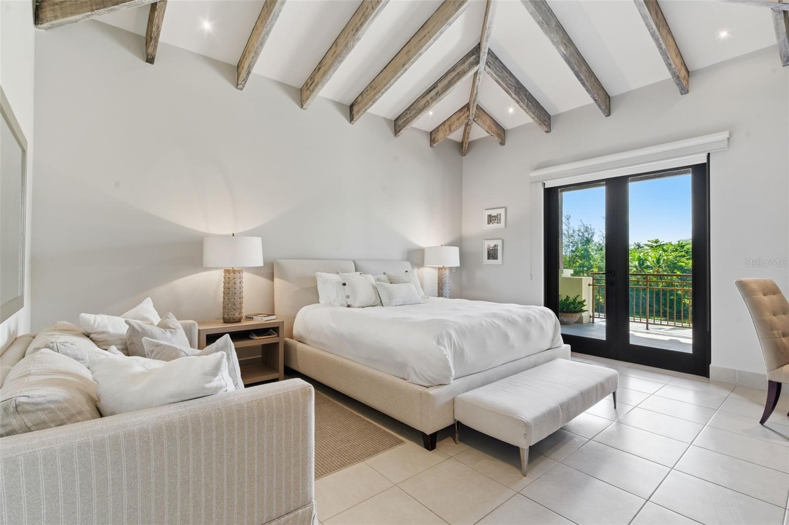 LAS VERANDAS BAHIA BEACH - Residential