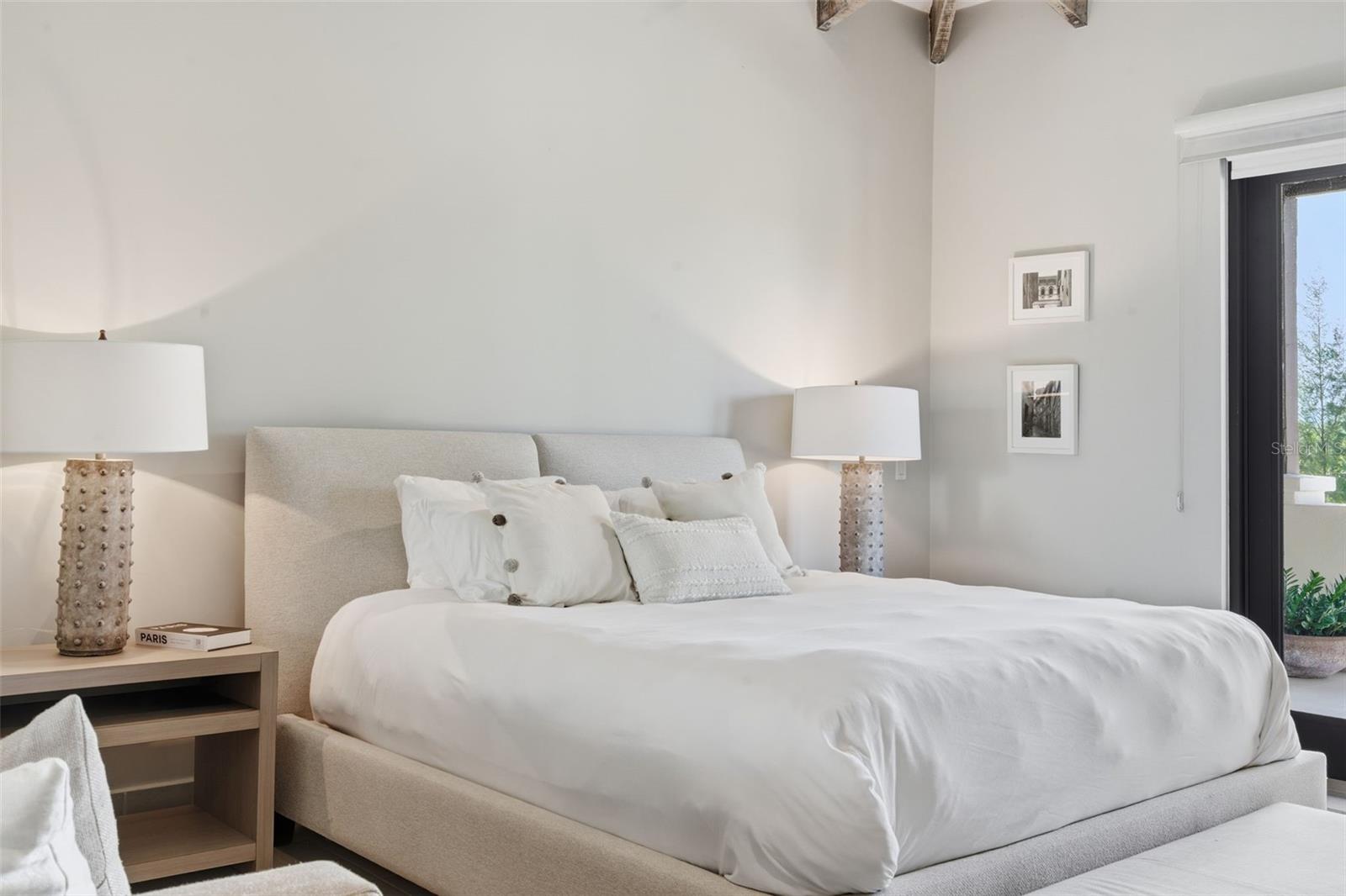 LAS VERANDAS BAHIA BEACH - Residential