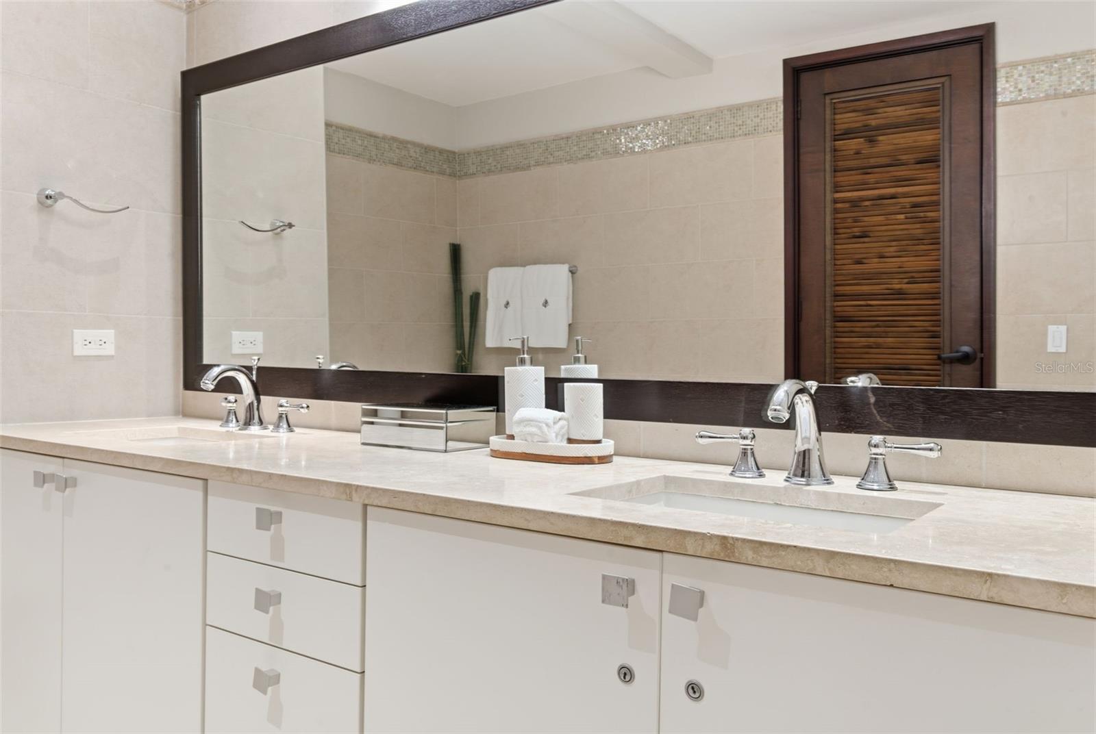 LAS VERANDAS BAHIA BEACH - Residential