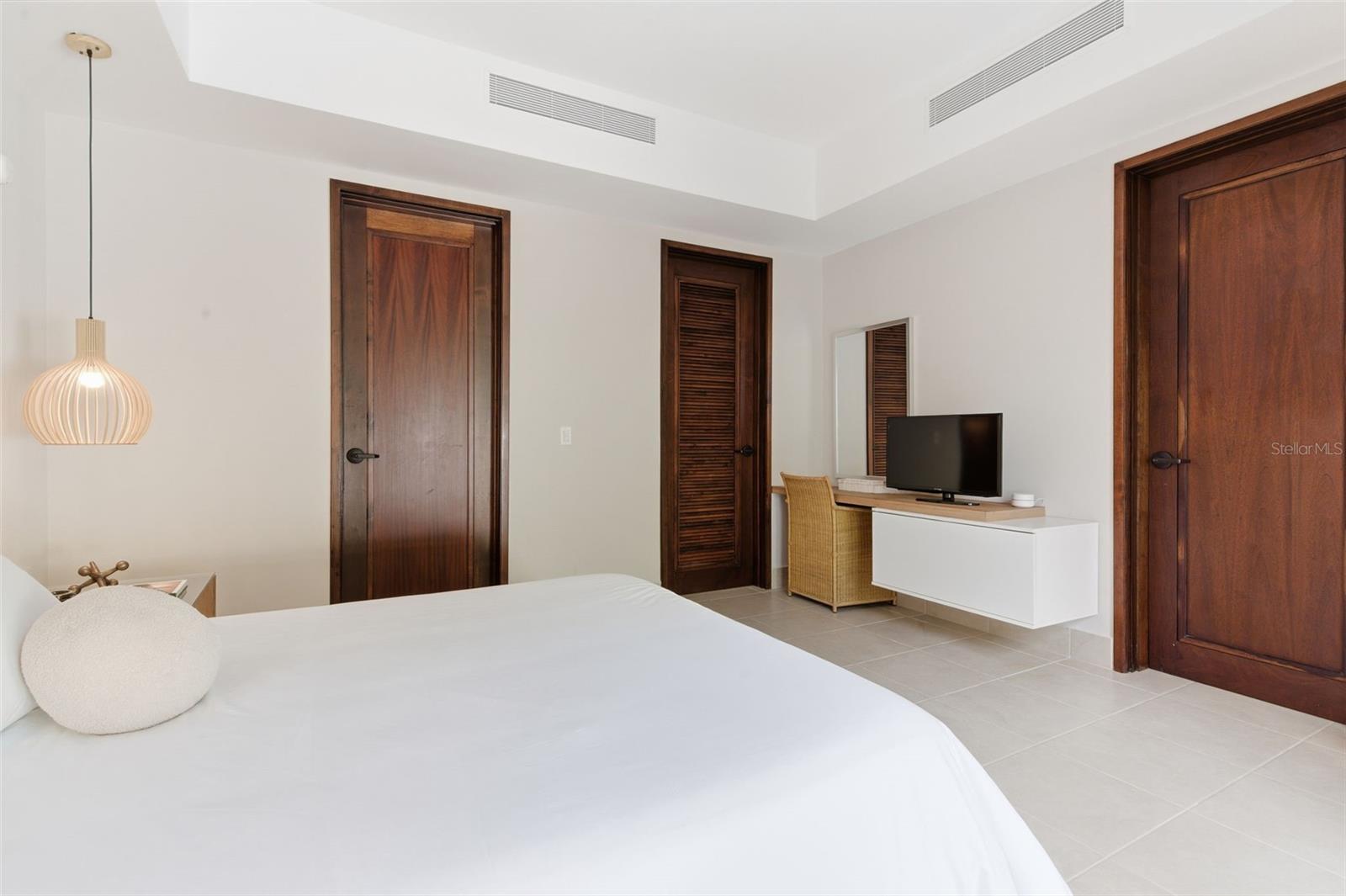 LAS VERANDAS BAHIA BEACH - Residential