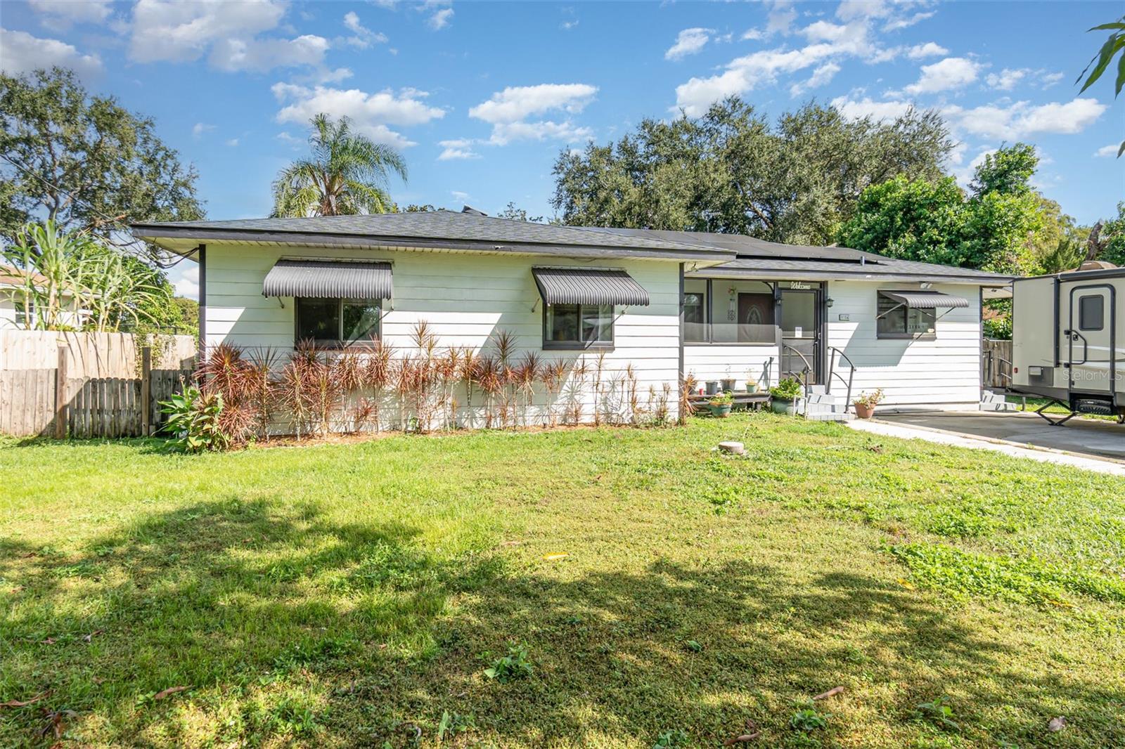 Casas a venda 2 - Jen Dantas 2154 LAKE CHRISTIE DRIVE