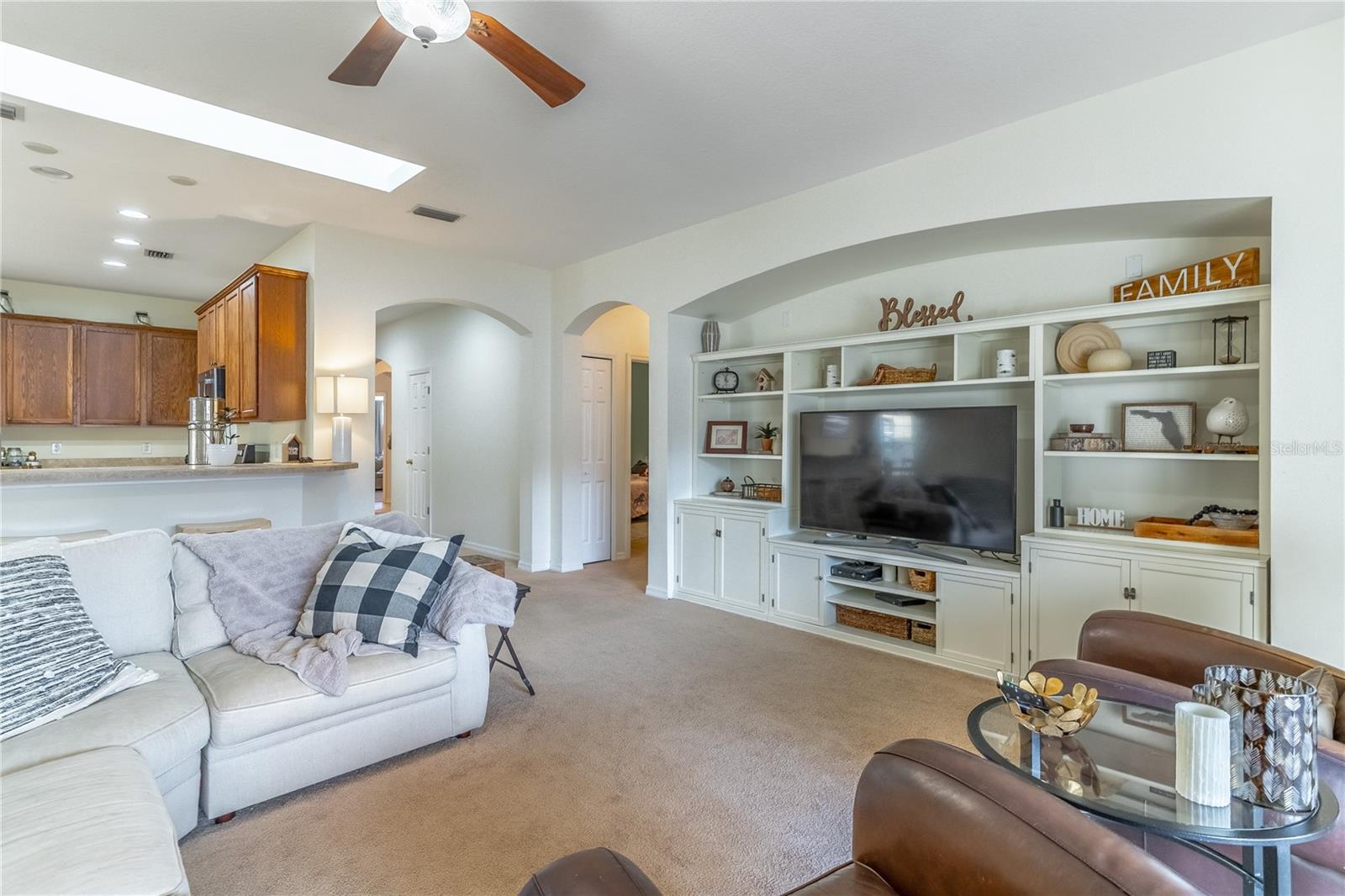 2048 GLORIA OAK COURT
