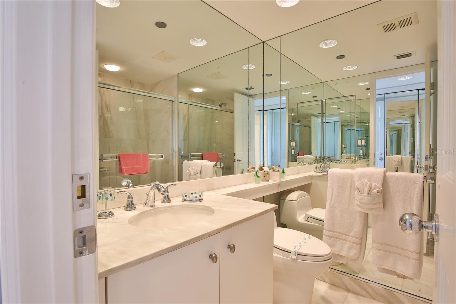 BEACHES OF LONGBOAT KEY PH-1 - Residential Lease