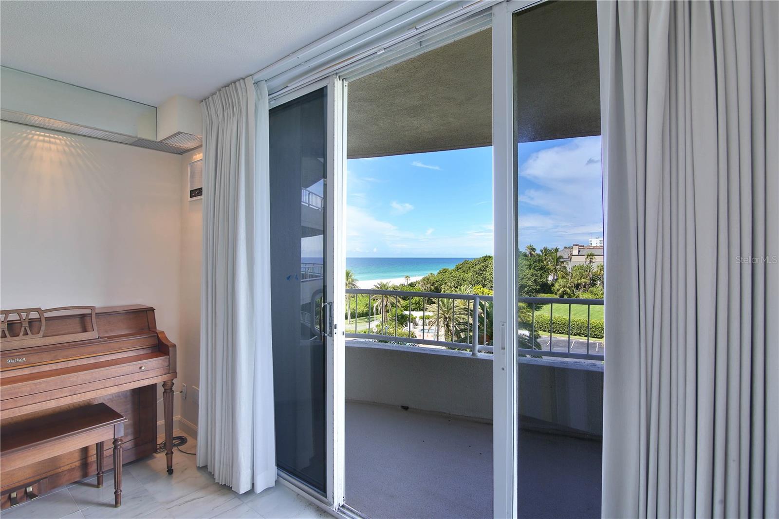 BEACHES OF LONGBOAT KEY PH-1 - Residential Lease