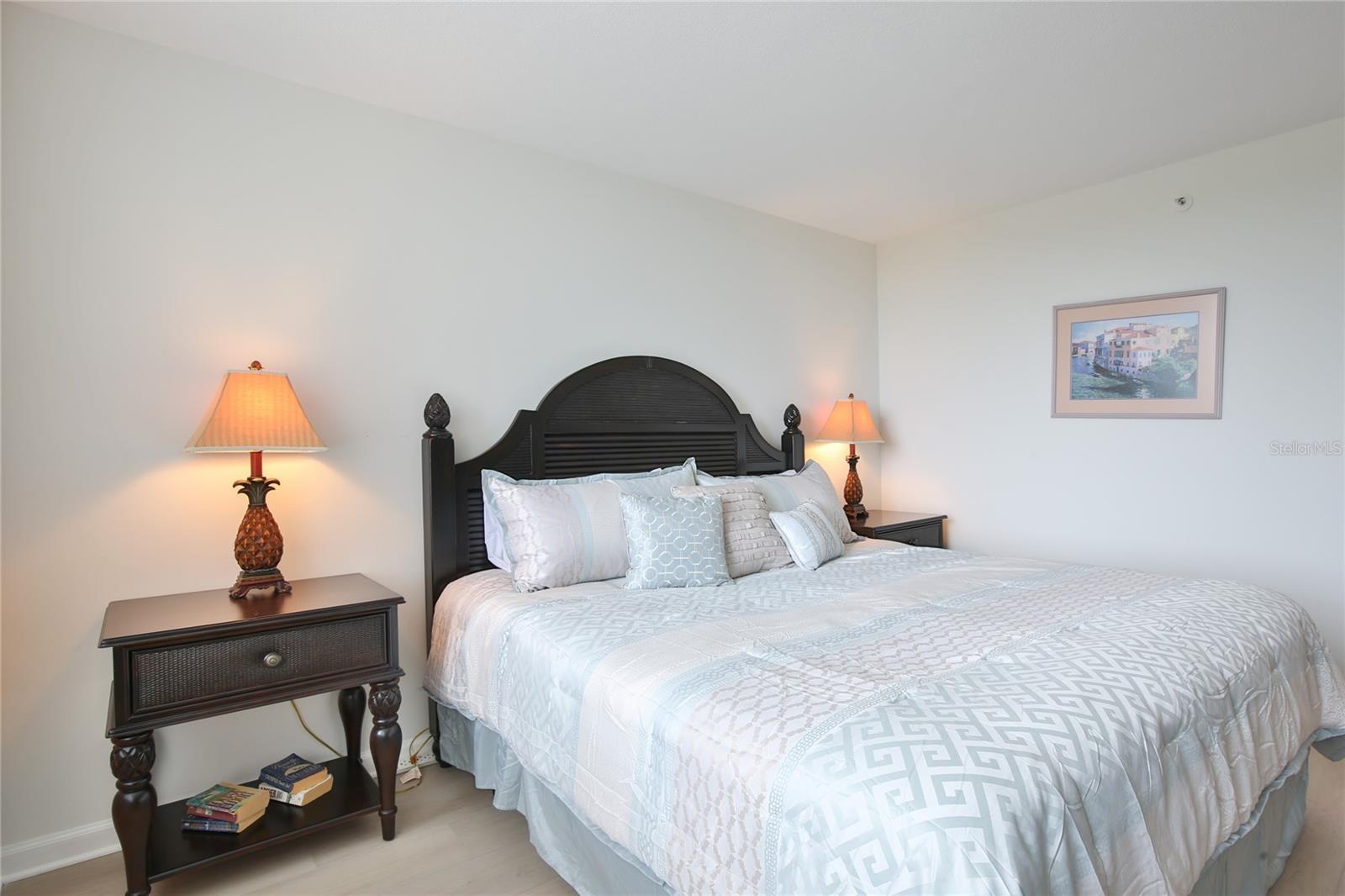 BEACHES OF LONGBOAT KEY PH-1 - Residential Lease