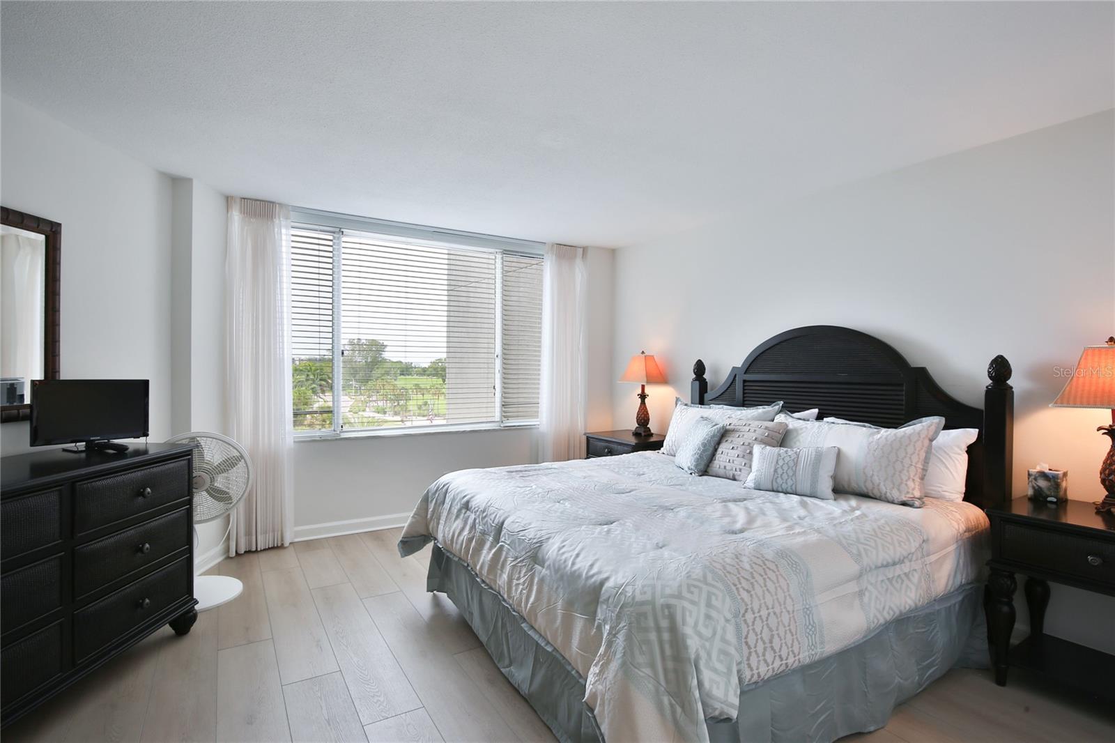 BEACHES OF LONGBOAT KEY PH-1 - Residential Lease