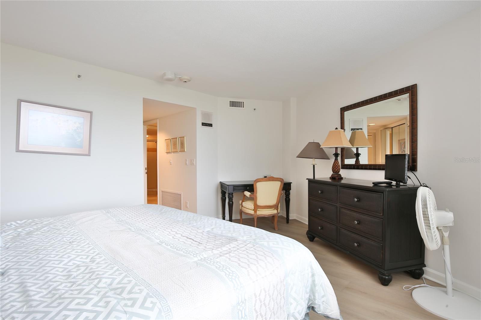 BEACHES OF LONGBOAT KEY PH-1 - Residential Lease