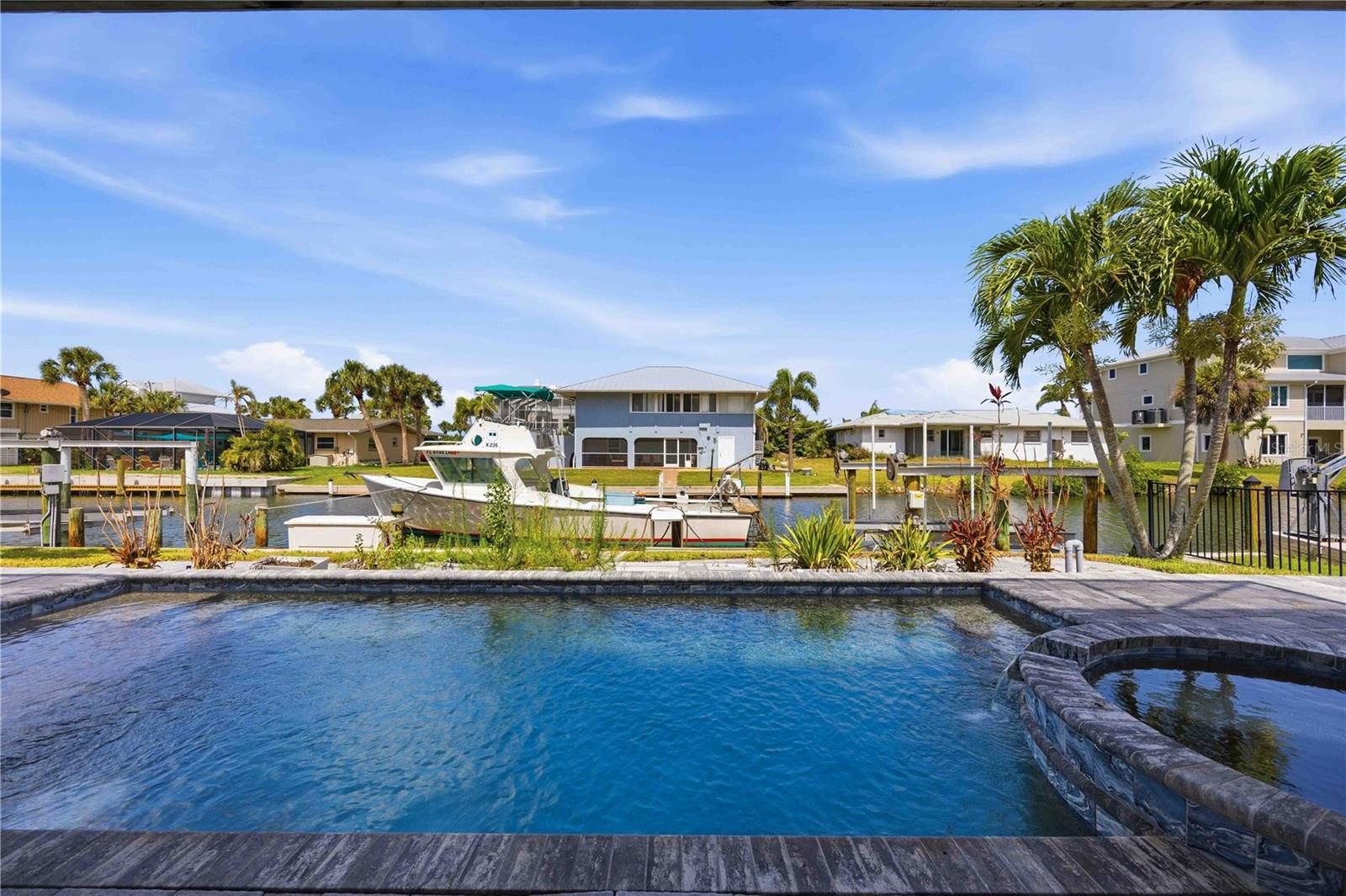 PALM POINT - Residential