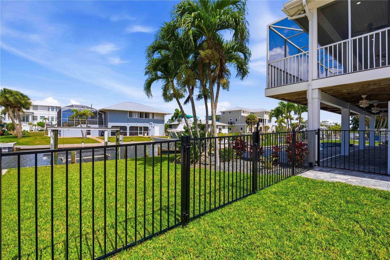 PALM POINT - Residential