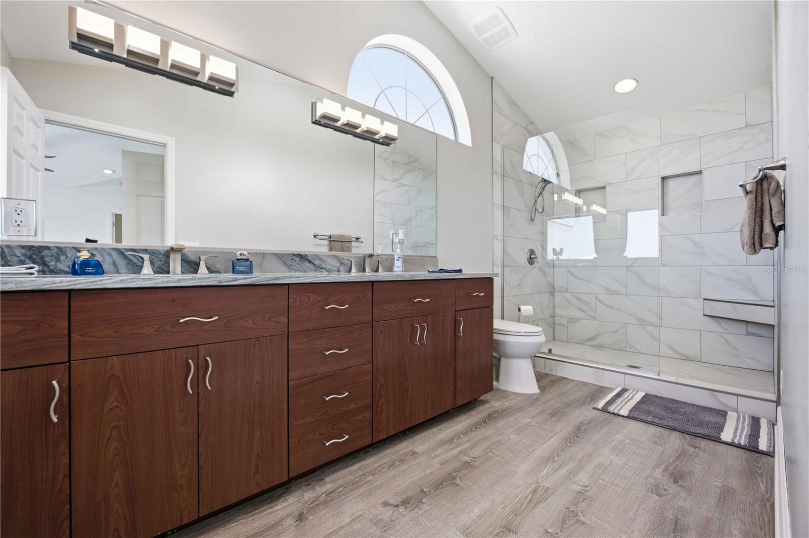 PALM POINT - Residential