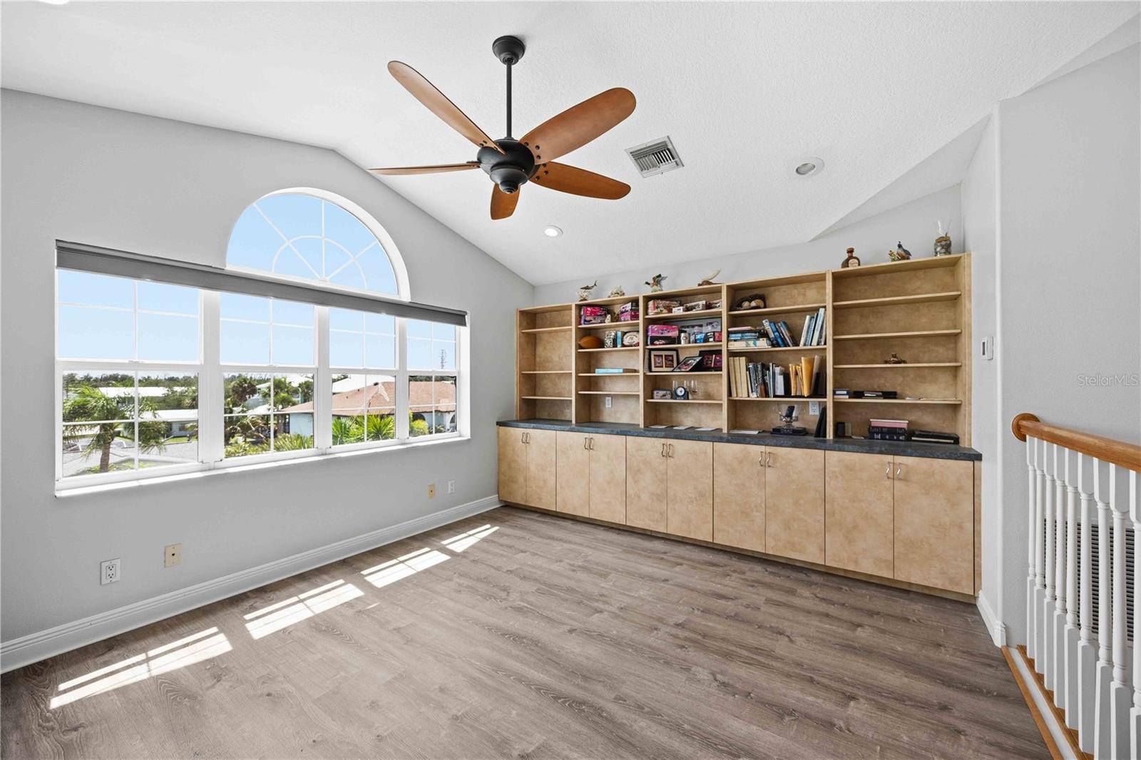 PALM POINT - Residential
